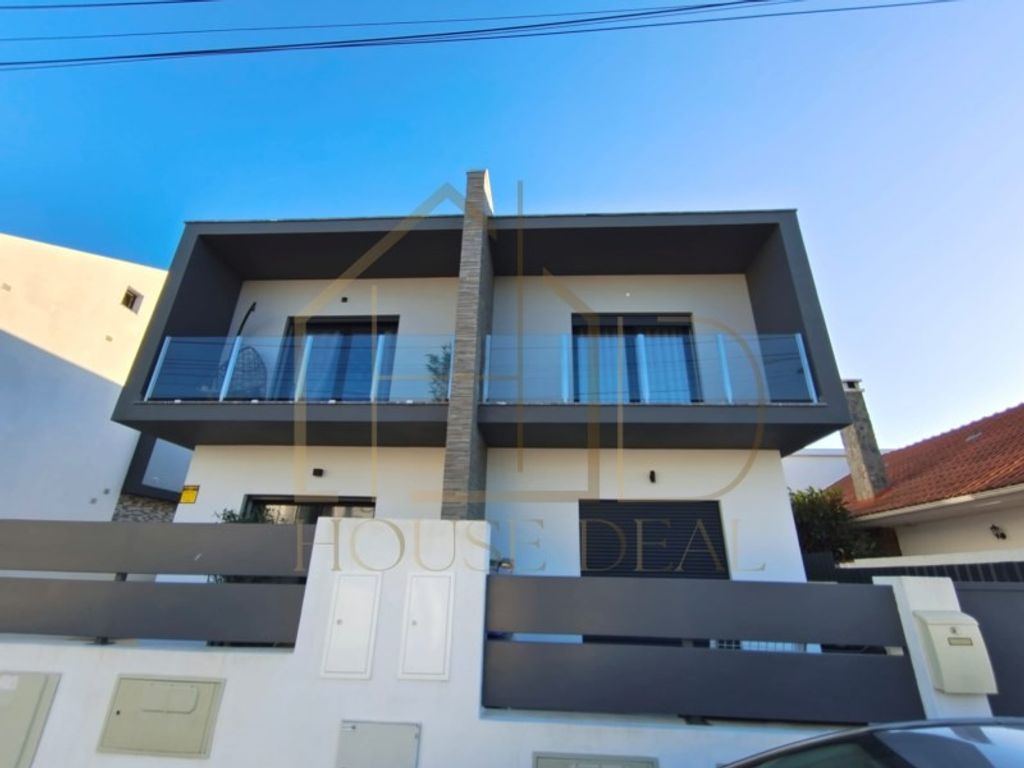 Luxury House for sale in Seixal, 470 000 €, Photo 2
