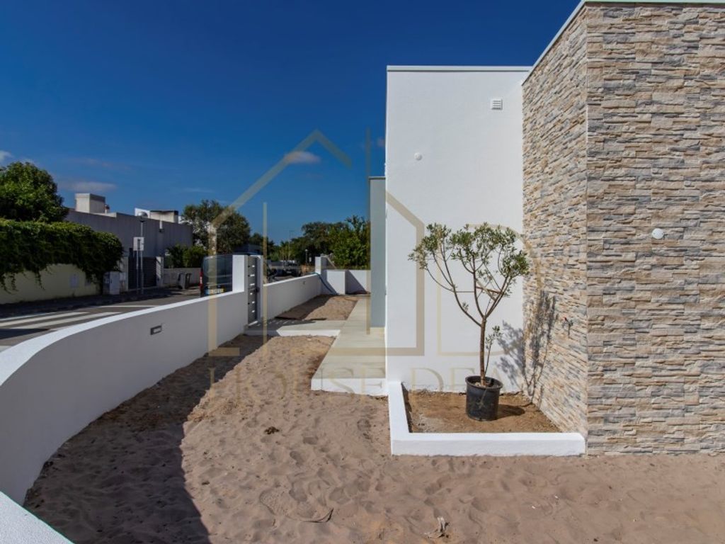 Luxury House for sale in Seixal, 570 000 €, Photo 3