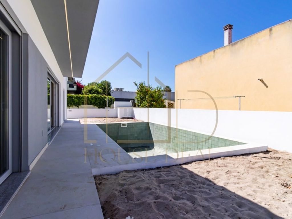 Luxury House for sale in Seixal, 570 000 €, Photo 4