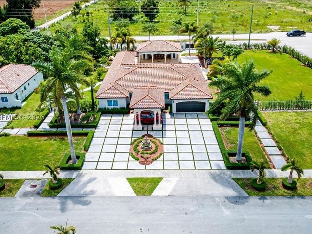 Maison de luxe à vendre à Miami, 2 058 259 €, Photo 1