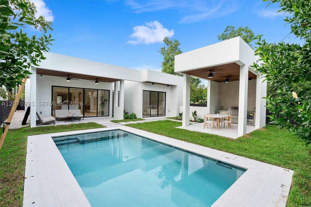 Maison de luxe à vendre à Miami, 2 585 024 €, Photo 1