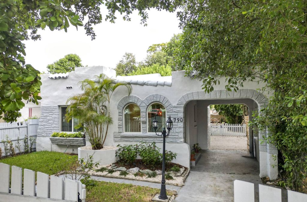 Maison de luxe à vendre à Miami, 524 277 €, Photo 1