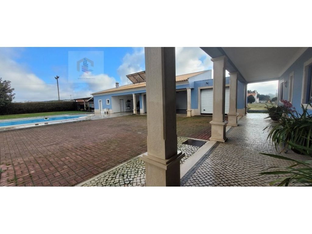 Maison de luxe à vendre à Almeirim, 550 000 €, Photo 1