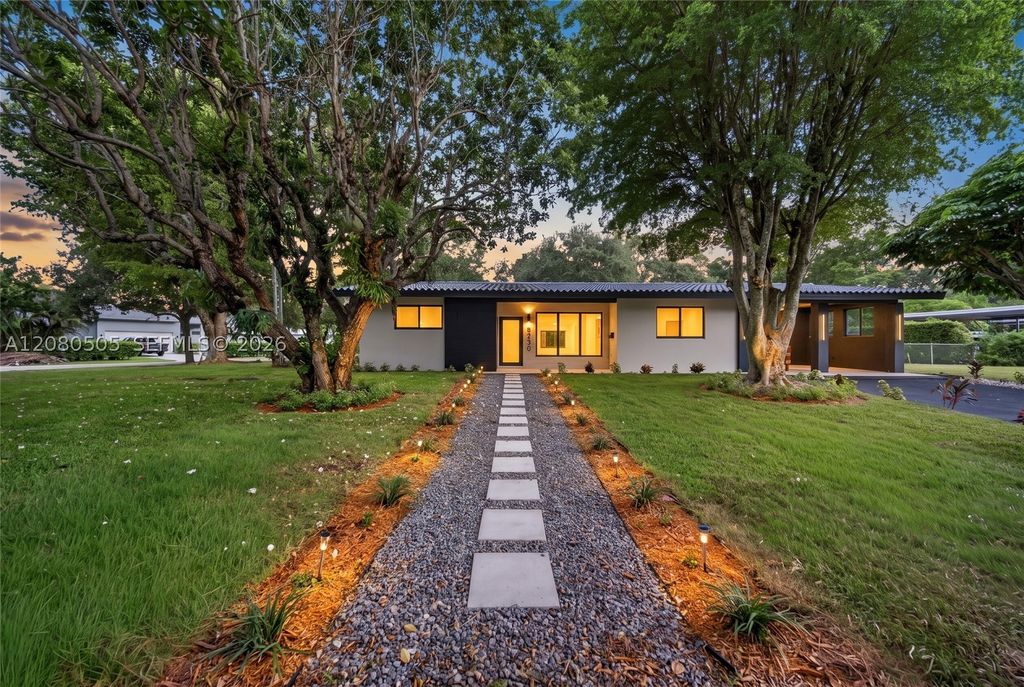 Luxury House for sale in Miami, 1 269 119 €, Photo 1