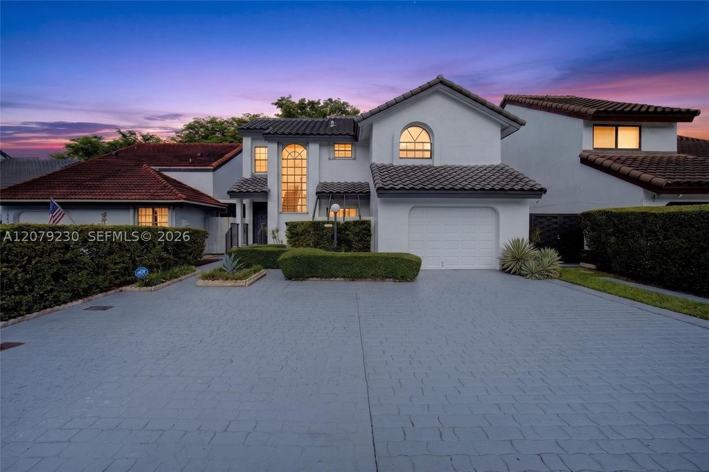 Maison de luxe à vendre à Miami, 585 331 €, Photo 1