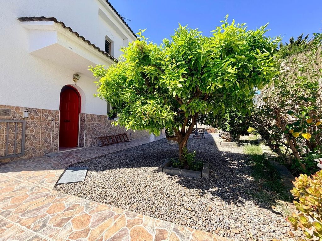 Luxury House for sale in Cunit, 420 000 €, Photo 1