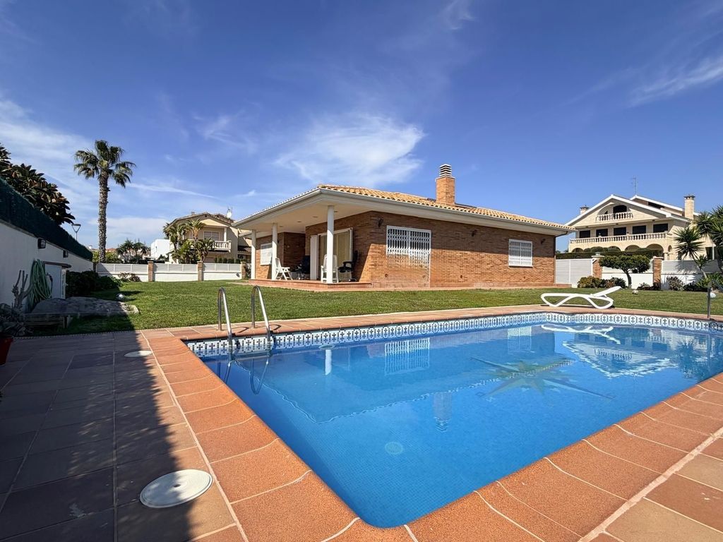 Maison de luxe à vendre à El Vendrell, 780 000 €, Photo 1