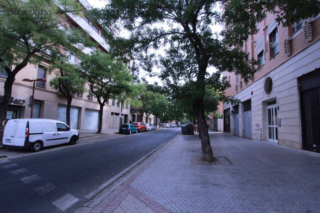 Maison de luxe à vendre à Sevilla, 850 000 €, Photo 1