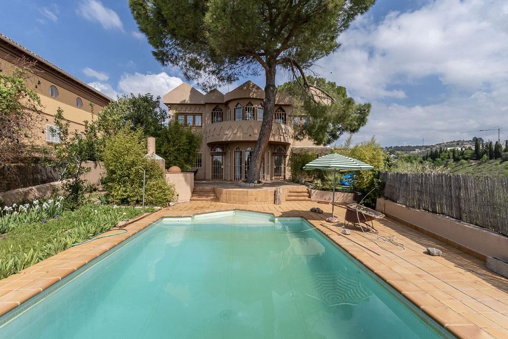 Maison de luxe à vendre à Peligros, 510 000 €, Photo 1