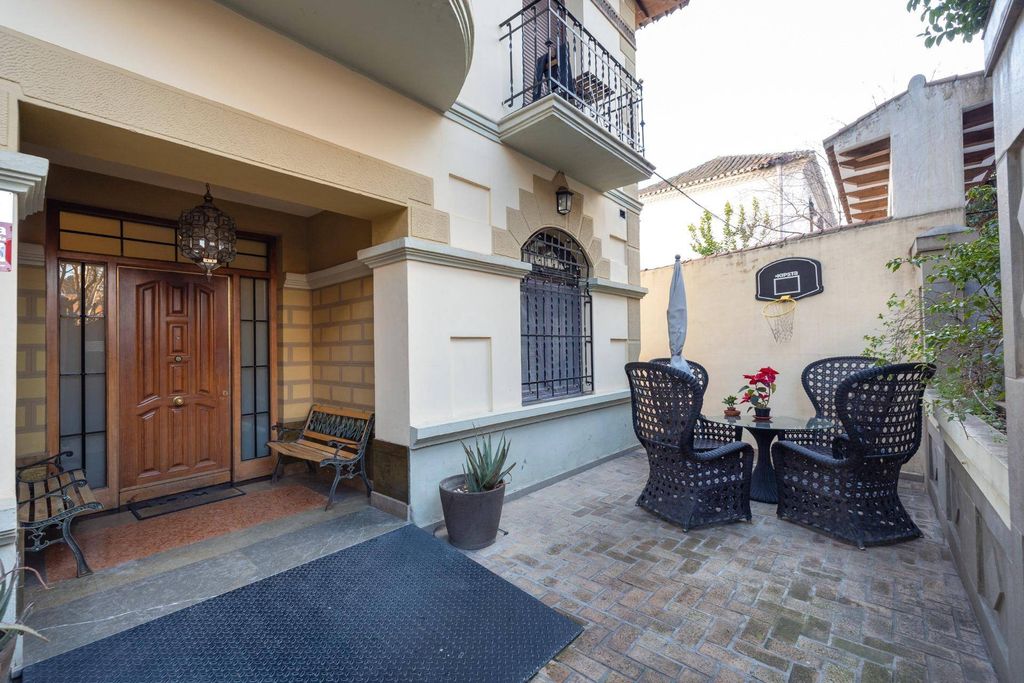 Maison de luxe à vendre à Granada, 1 100 000 €, Photo 1