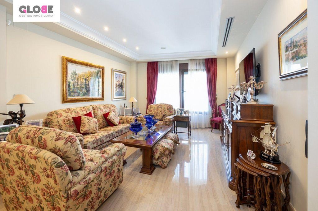 Maison de luxe à vendre à Granada, 995 000 €, Photo 1