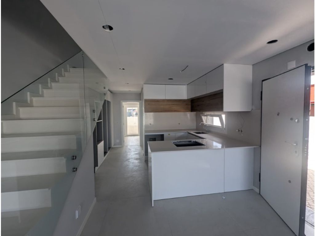 Luxury House for sale in Seixal, 475 000 €, Photo 2