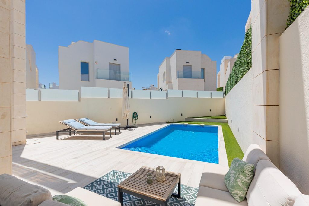 Maison de luxe à vendre à Playas de Orihuela, 590 000 €, Photo 1