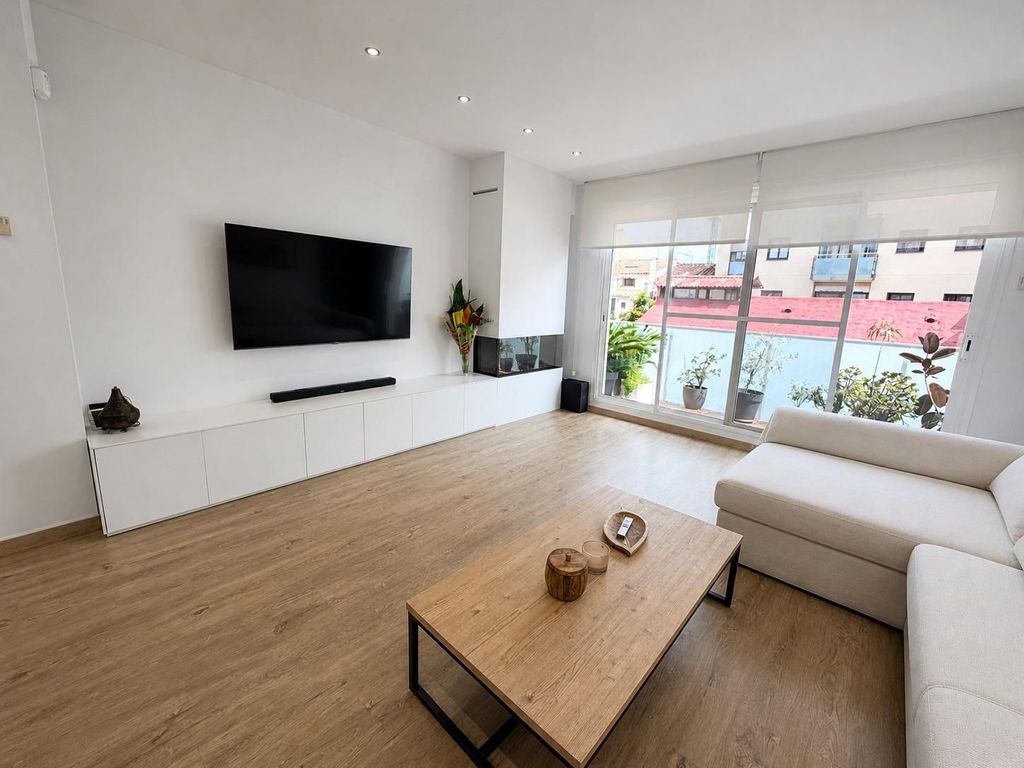 Luxury House for sale in Badalona, 795 000 €, Photo 5
