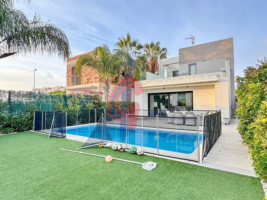 Luxury House for sale in Rojales, 459 000 €, Photo 1