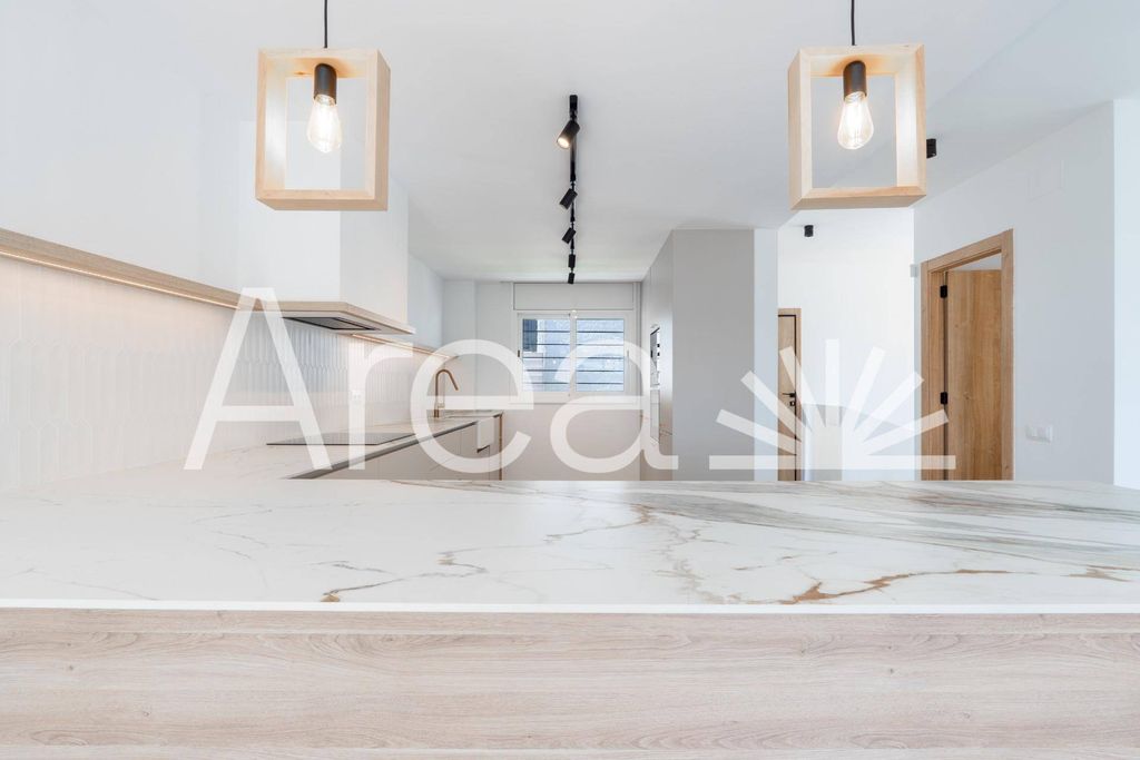 Luxury House for sale in Sant Cebrià de Vallalta, 595 000 €, Photo 3