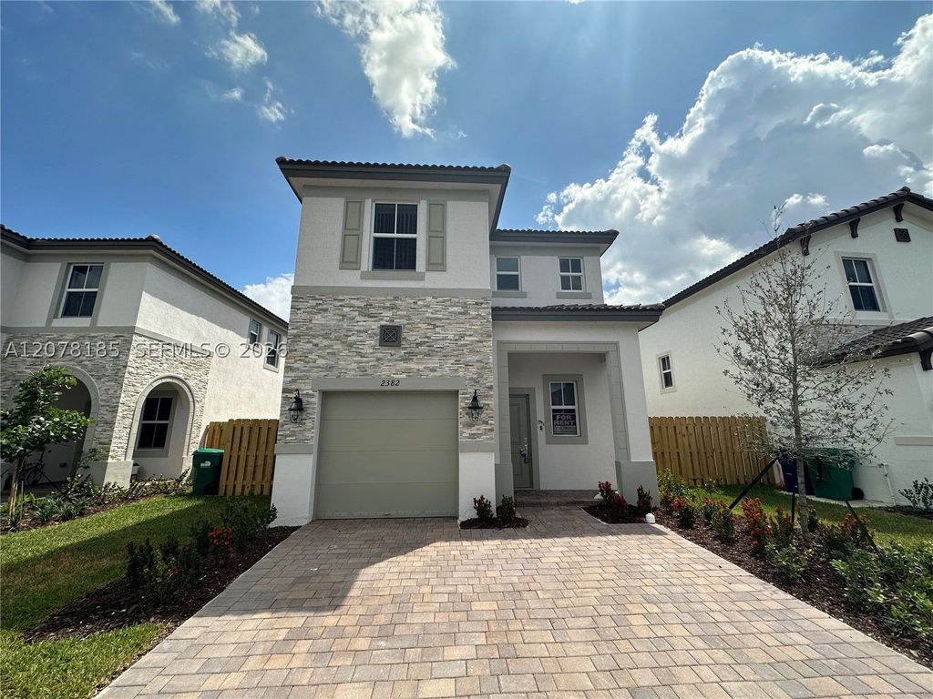 Maison de luxe à vendre à North Miami, 555 818 €, Photo 1