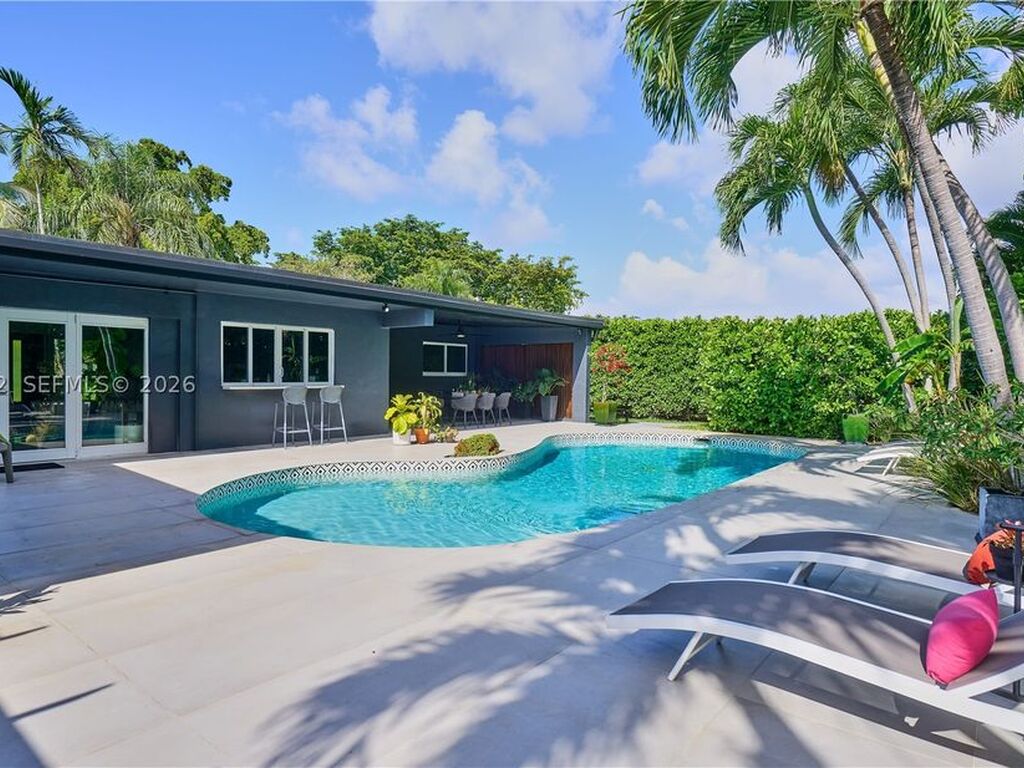 Maison de luxe à vendre à North Miami Beach, 2 222 909 €, Photo 1