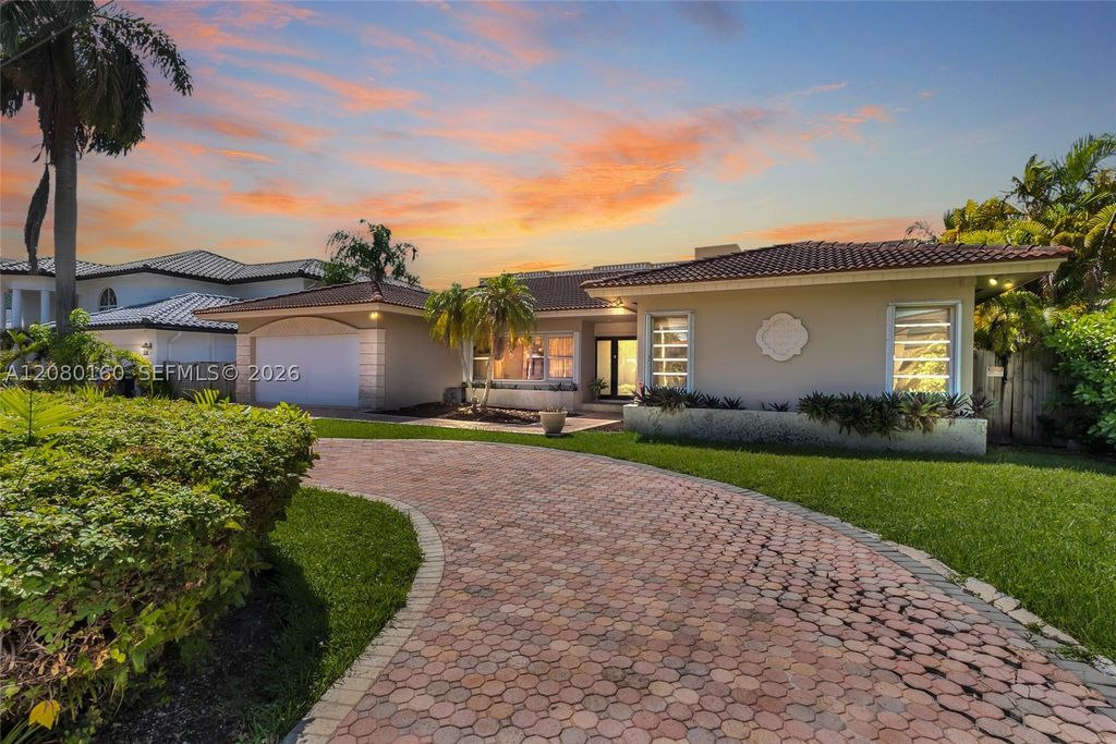 Maison de luxe à vendre à North Miami Beach, 2 449 492 €, Photo 1