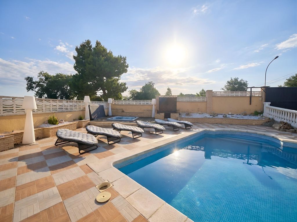 Maison de luxe à vendre à Lloret de Mar, 420 000 €, Photo 1