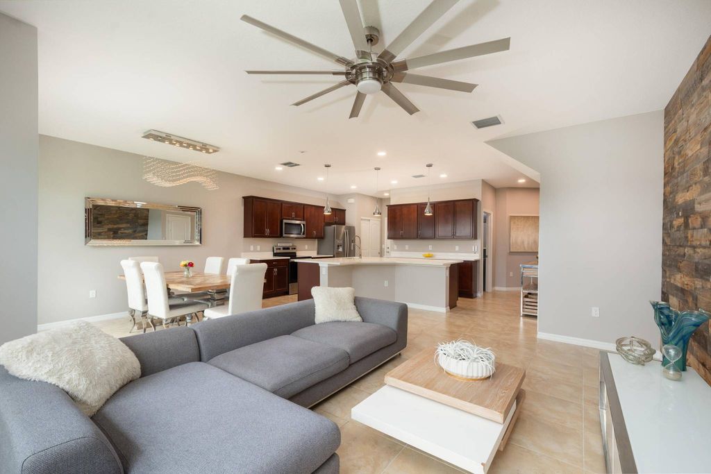 Maison de luxe à vendre à Oakland Park, 550 270 €, Photo 1