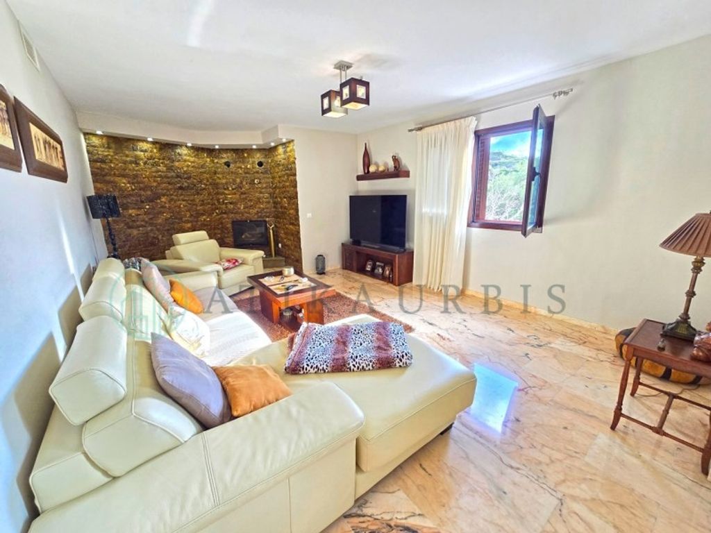 Maison de luxe à vendre à Colmenar, 435 000 €, Photo 1