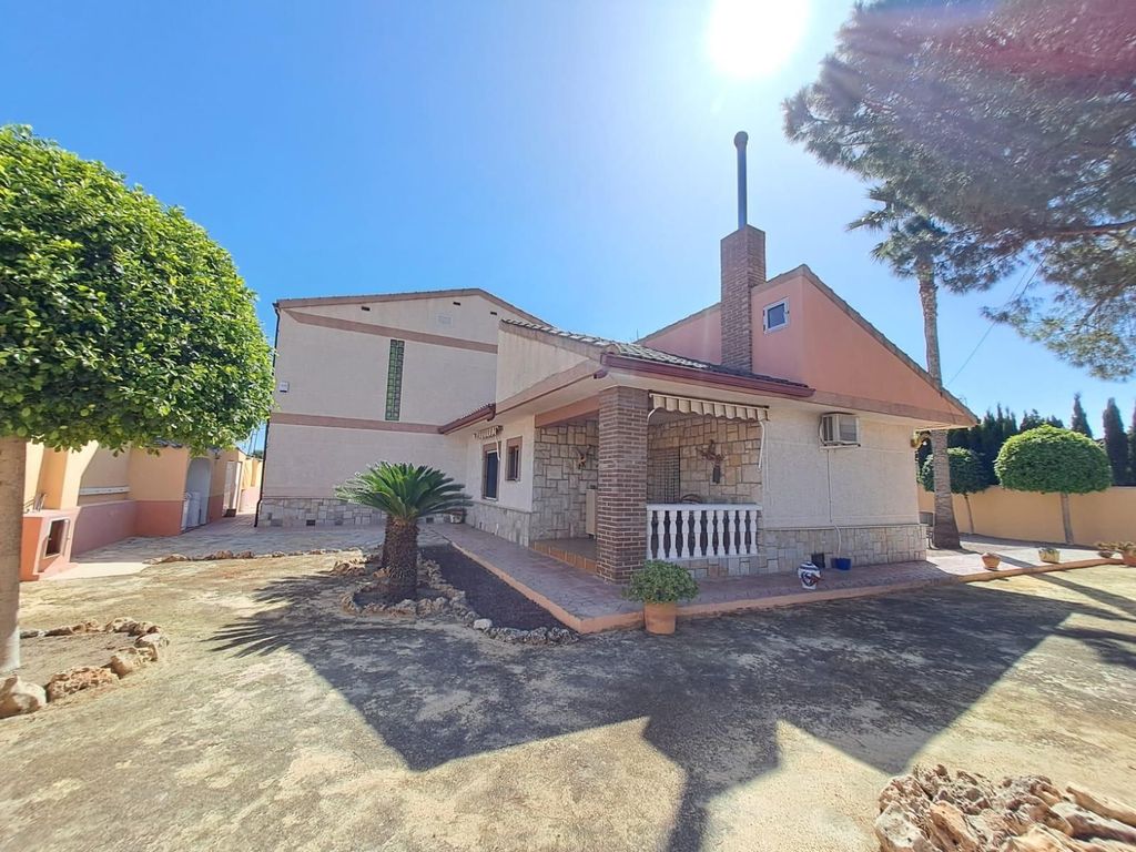 Maison de luxe à vendre à Alicante, 890 000 €, Photo 1