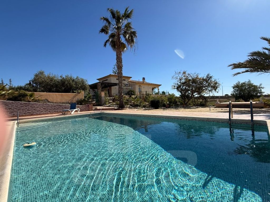 Luxury House for sale in Vera, 449 000 €, Photo 1