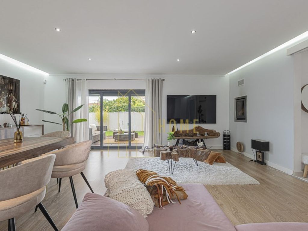 Maison de luxe à vendre à Barreiro, 575 000 €, Photo 1