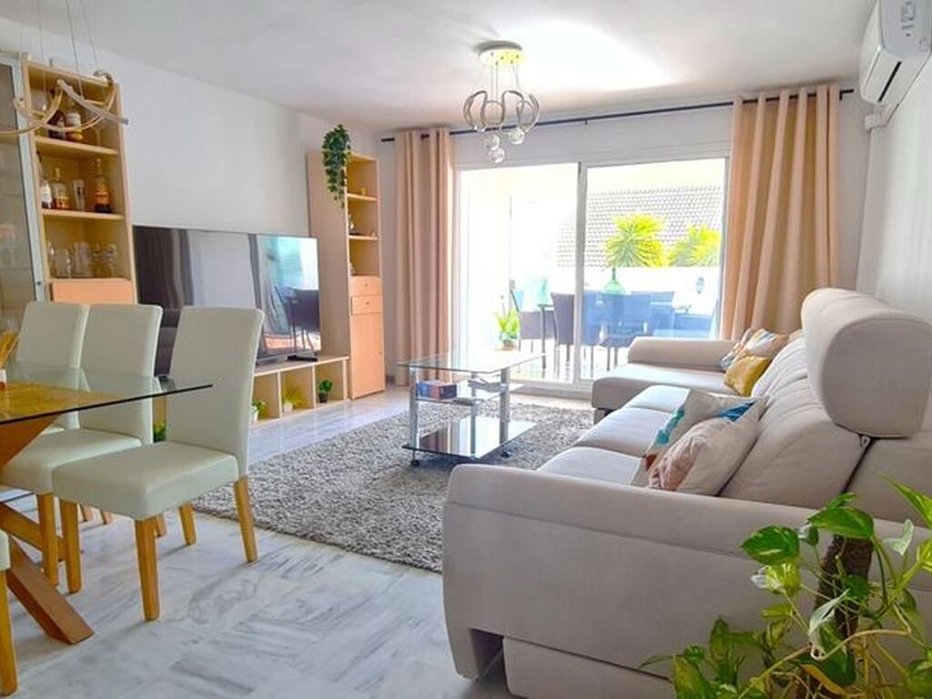 Luxury House for sale in Benalmádena, 425 000 €, Photo 1