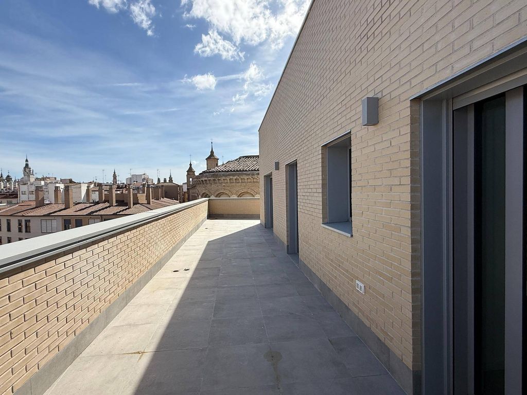 Luxury Apartment for sale in Zaragoza, 460 000 €, Photo 3