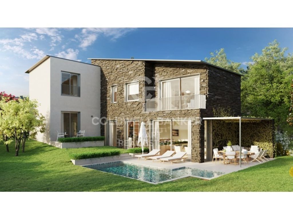 Maison de luxe à vendre à Oleiros, 750 000 €, Photo 1