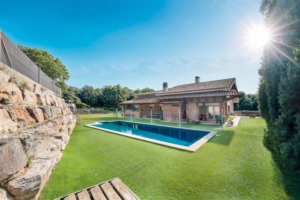 Luxury House for sale in Bigues I Riells, 550 000 €, Photo 1