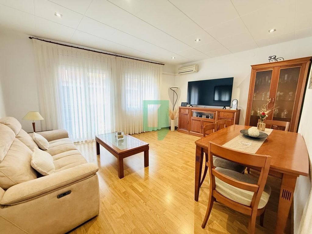 Maison de luxe à vendre à Badalona, 499 000 €, Photo 1
