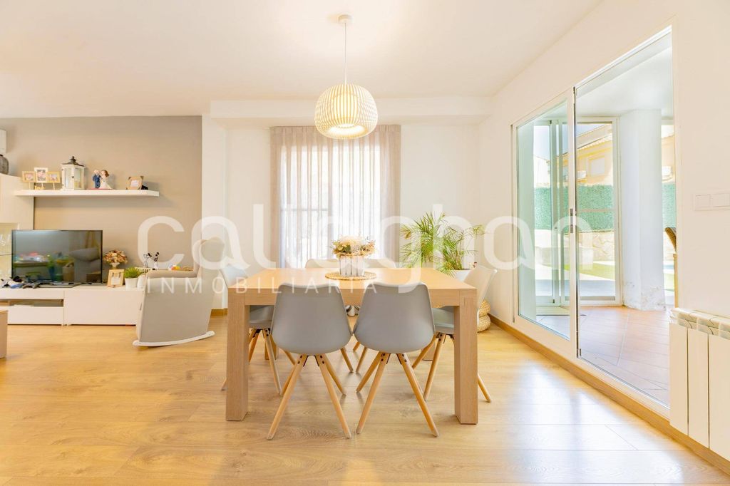 Maison de luxe à vendre à La Pobla de Vallbona, 650 000 €, Photo 2