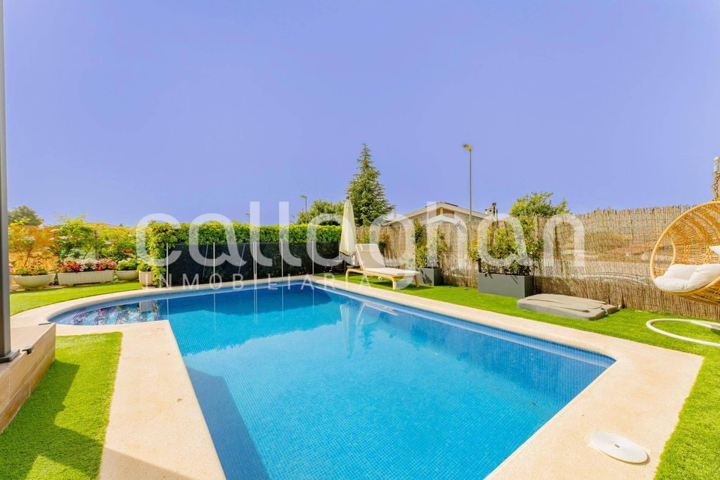 Luxury House for sale in La Pobla de Vallbona, 700 000 €, Photo 2