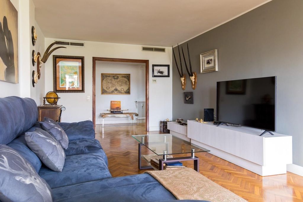 Luxury Apartment for sale in Zaragoza, 560 000 €, Photo 5