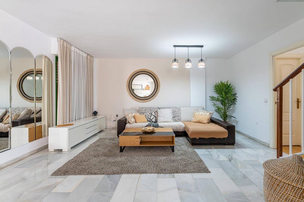 Maison de luxe à vendre à Torremolinos, 500 000 €, Photo 1
