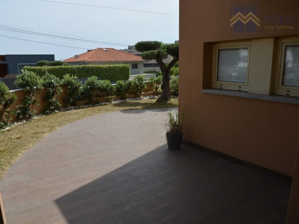 Luxury House for sale in Vila Nova de Gaia, 750 000 €, Photo 1