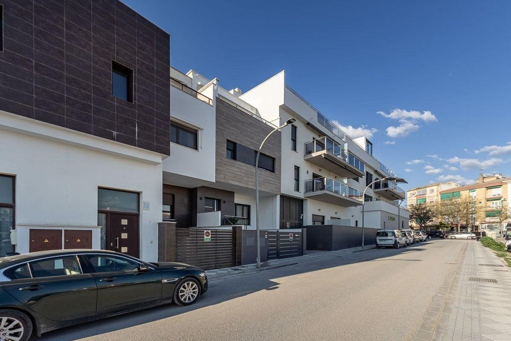 Maison de luxe à vendre à Maracena, 439 000 €, Photo 2