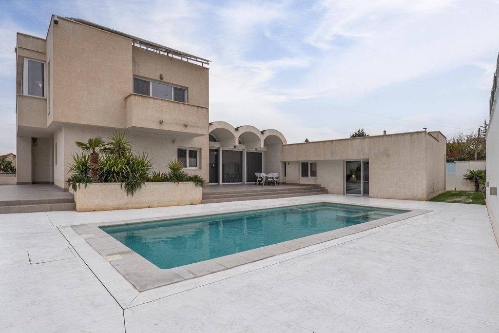Maison de luxe à vendre à Otura, 749 000 €, Photo 1