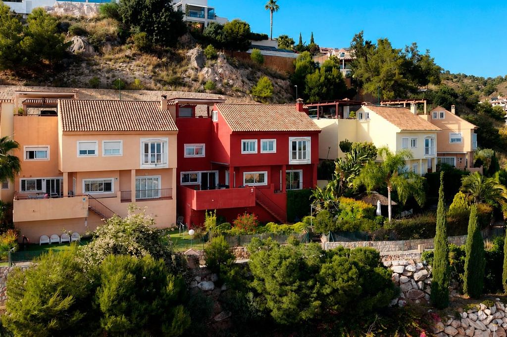 Maison de luxe à vendre à Málaga, 1 300 000 €, Photo 1
