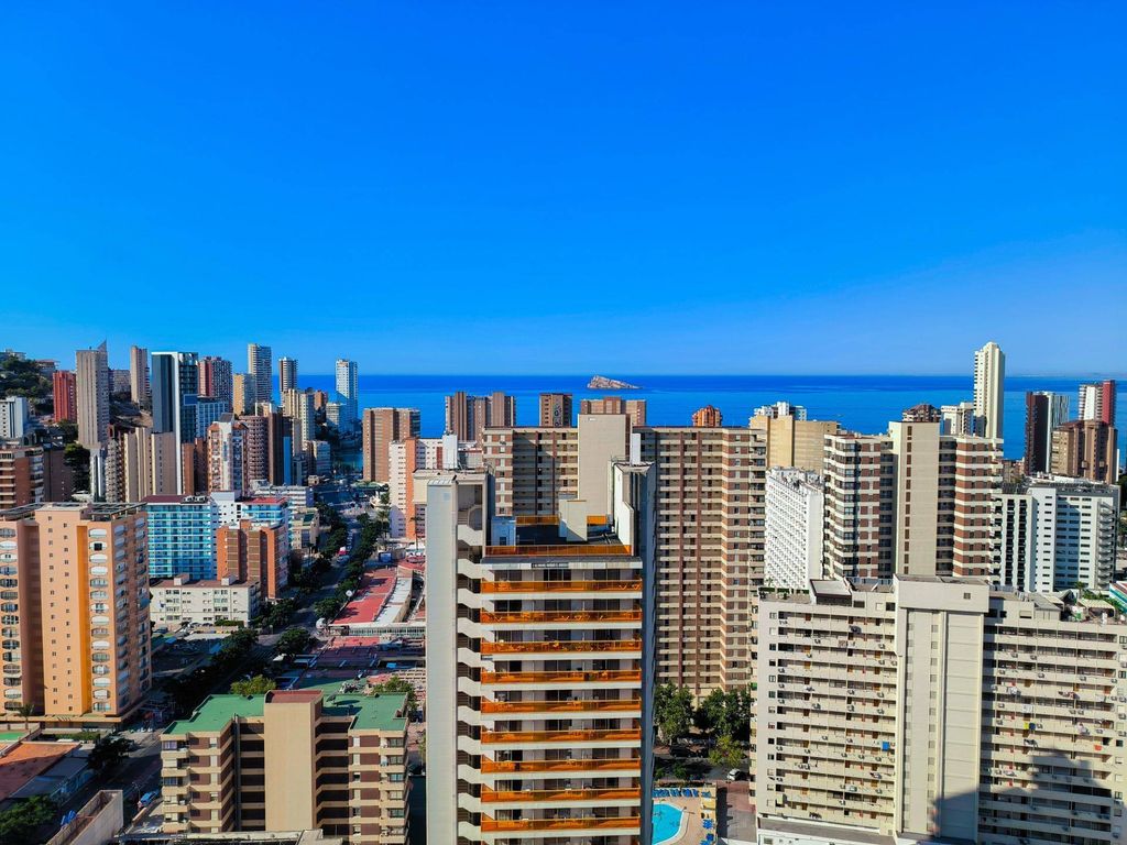 Luxury Apartment for sale in Benidorm, 540 000 €, Photo 1