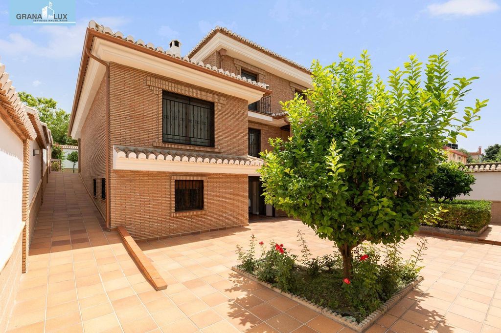 Maison de luxe à vendre à Ogíjares, 580 000 €, Photo 2