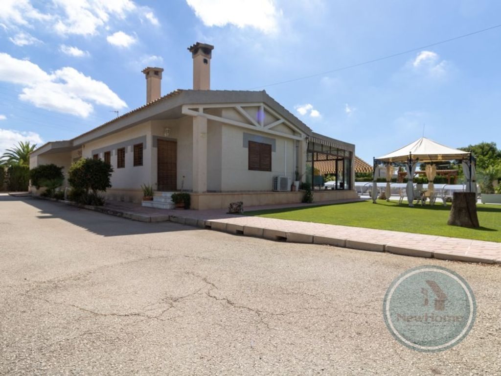Luxury House for sale in Elche, 690 000 €, Photo 2