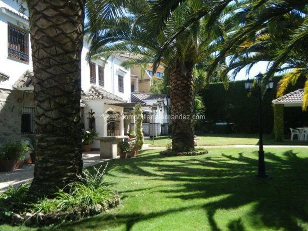 Luxury House for sale in Cáceres, 660 000 €, Photo 1