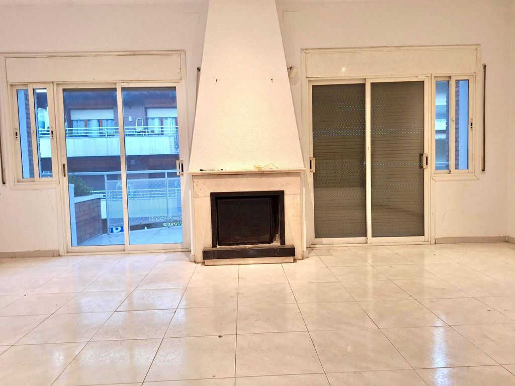 Luxury House for sale in Rubí, 450 000 €, Photo 2