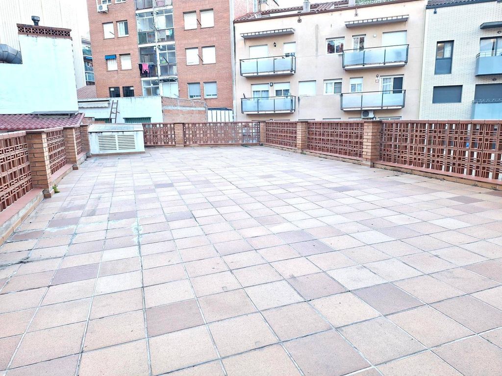 Luxury House for sale in Rubí, 450 000 €, Photo 5