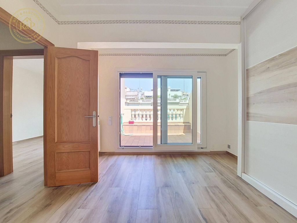 Luxury Apartment for sale in Barcelona, 650 000 €, Photo 5