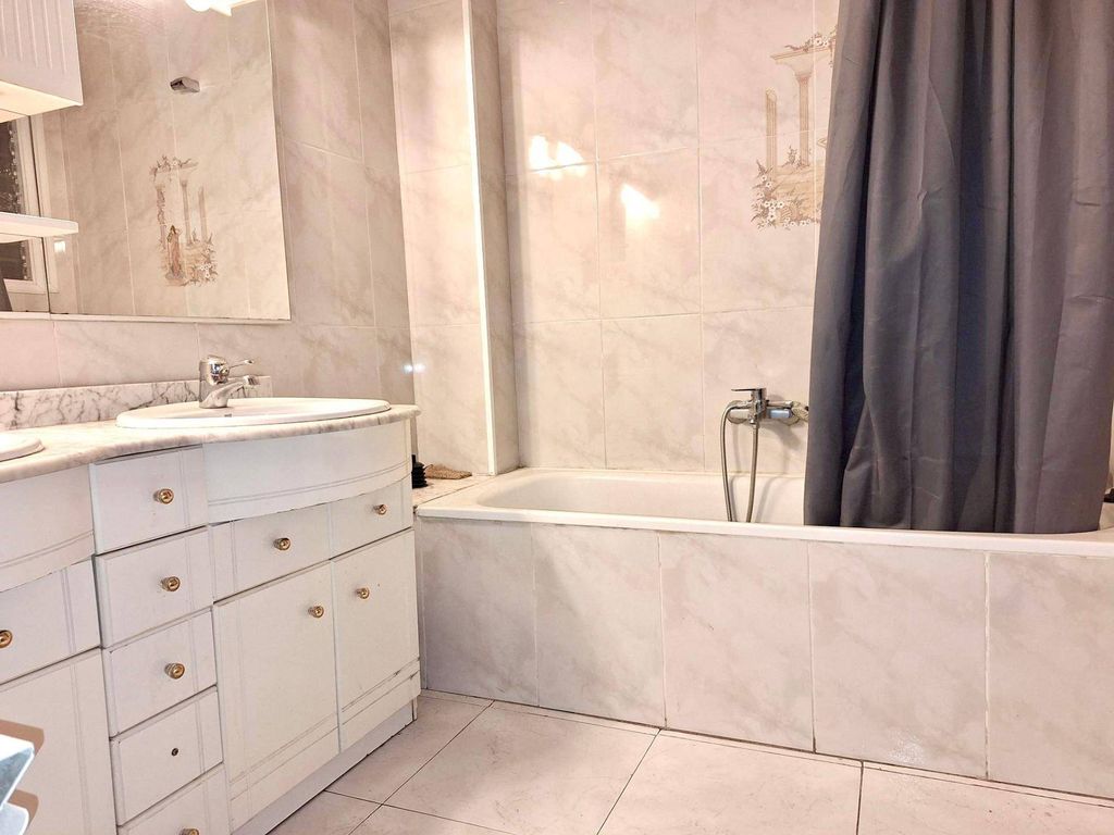 Luxury House for sale in Rubí, 450 000 €, Photo 7